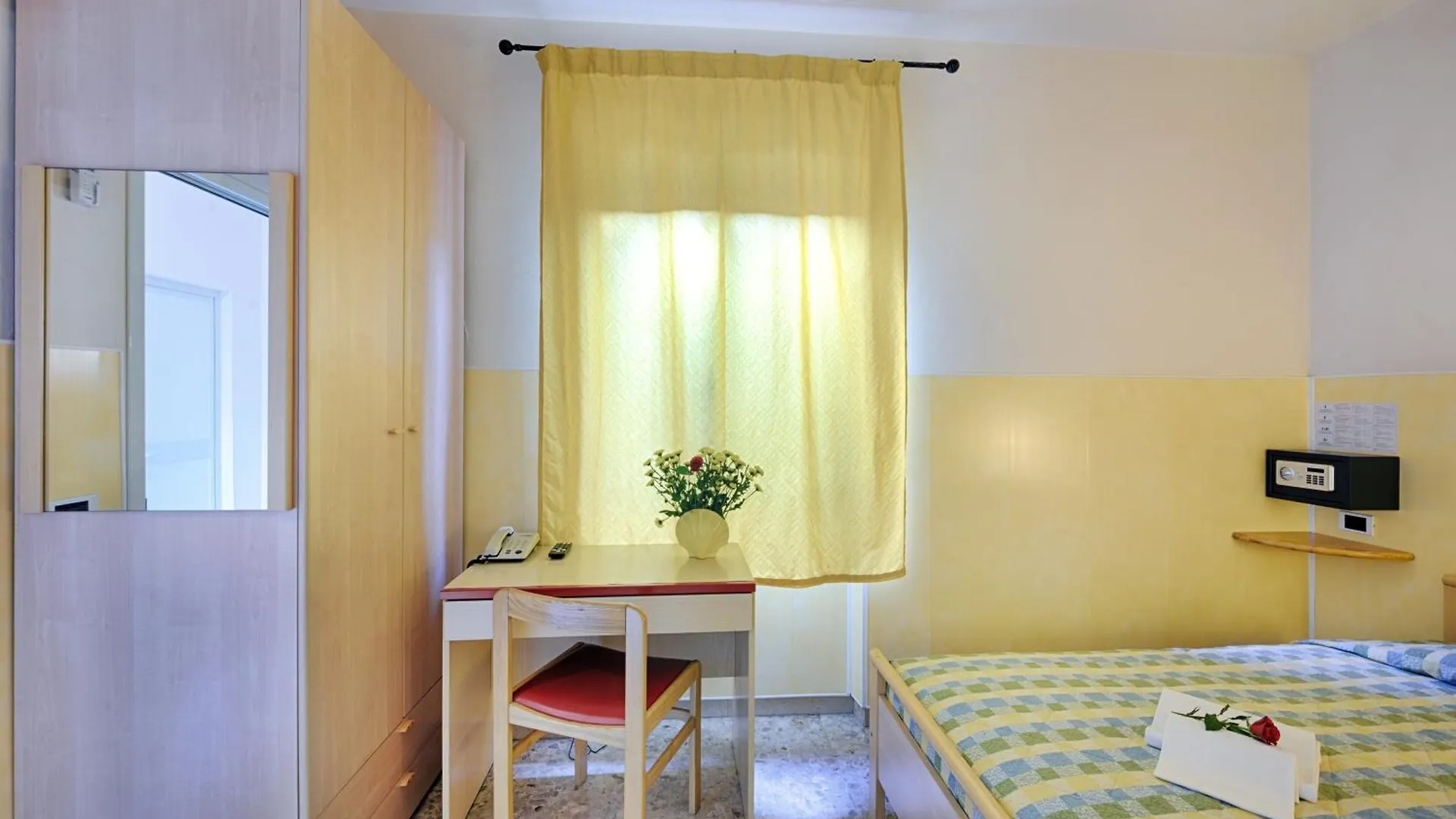 Hotel Casa Rosa Portoferraio 3*,  Italia