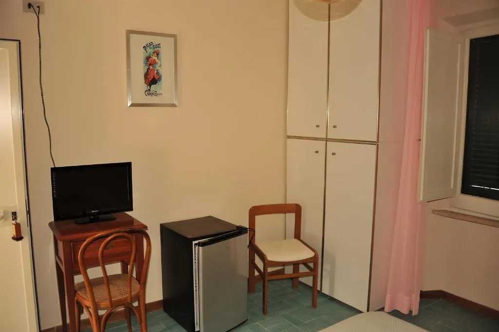 Hotel Casa Rosa 포르토페라이오 3*,