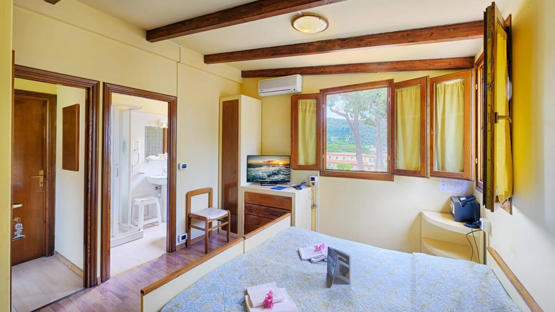 Hotel Casa Rosa Portoferraio 3*,  Italy